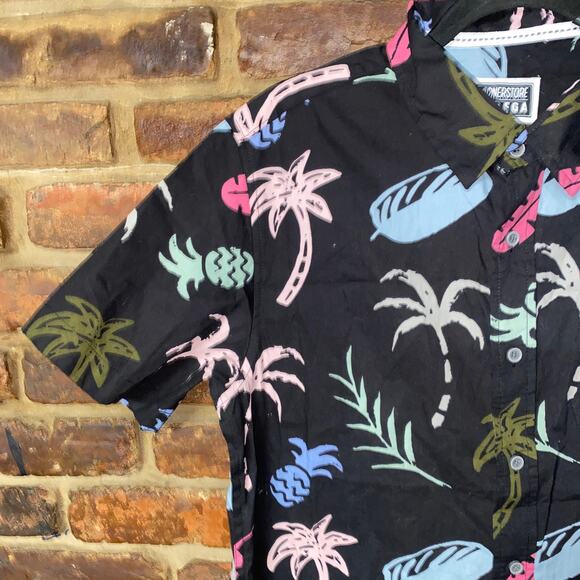 NWT Rue 21 x Corner Store Bodega Black Tropical Button Down Shirt Men's Small - Picture 2 of 7